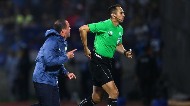 André Jardine explotó contra Luis Enrique Santander por el trabajo arbitral que tuvo en la semifinal de Ida entre América y Cruz Azul