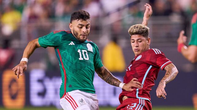 Alexis Vega y Jorge Carrascal en el México vs Colombia.
