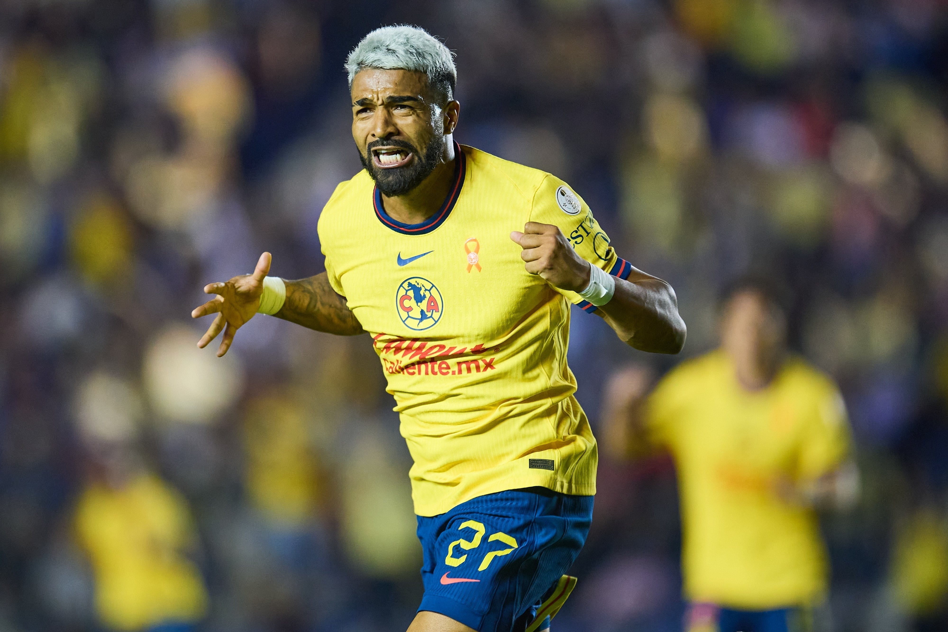 Rodrigo Aguirre con el América