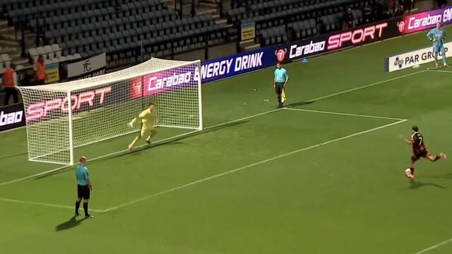 Raúl Jiménez se luce y demuestra que es uno de los mejores cobradores de penal del mundo