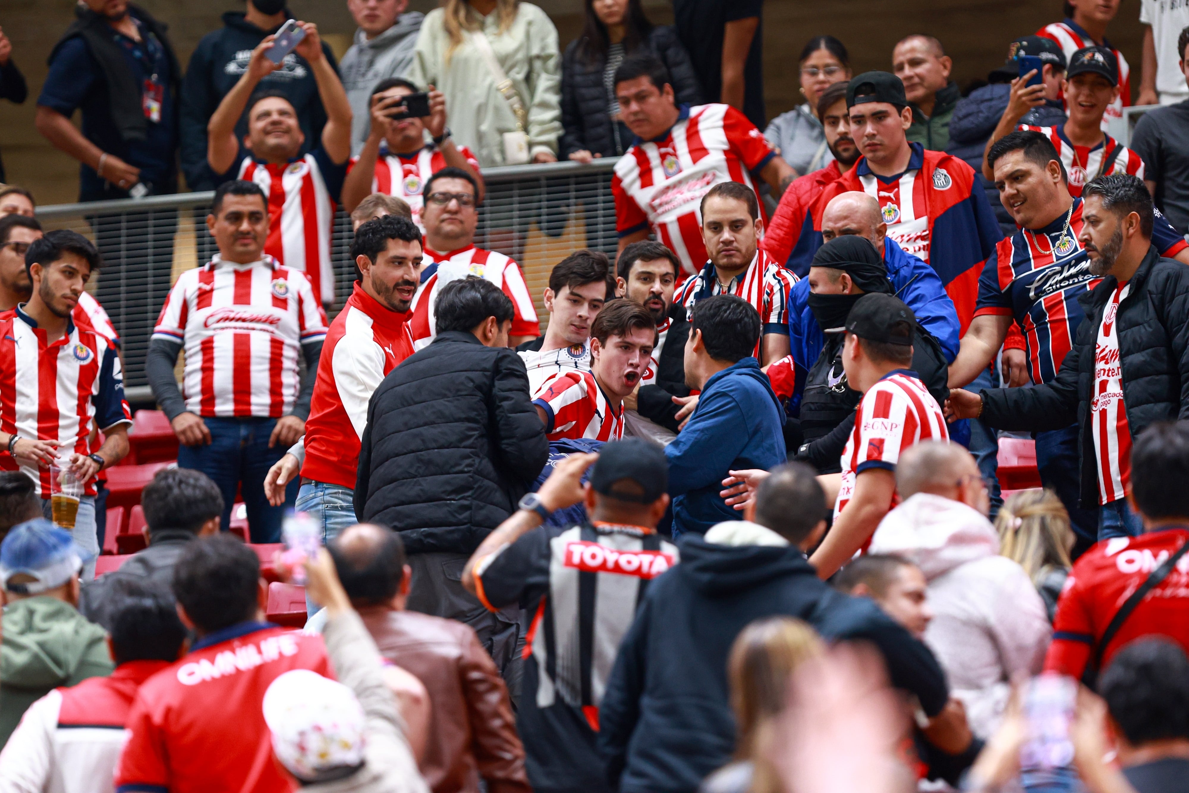 “Gracias por todo, vales mil”: El desplegado que Chivas ya tenía preparado para el Atlas