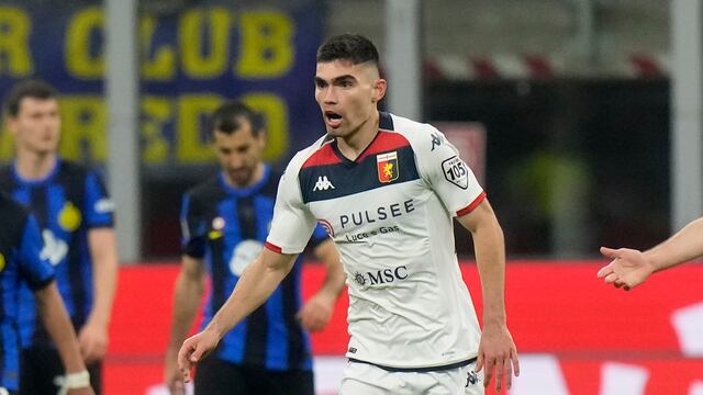 Johan Vásquez salió lesionado tras el partido Genoa vs Atalanta.