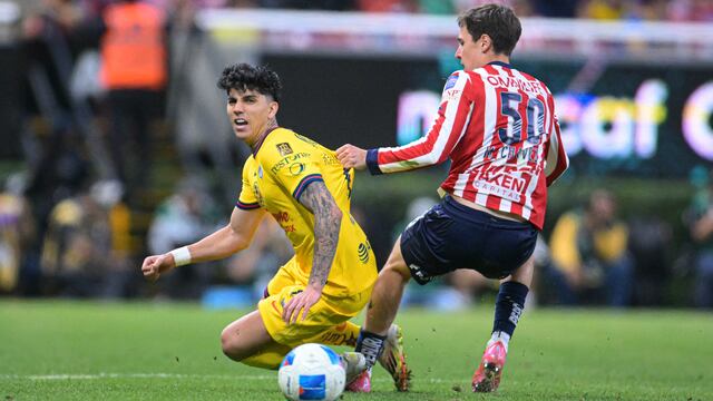 Kevin Álvarez, en el Chivas vs América de la Liga MX.