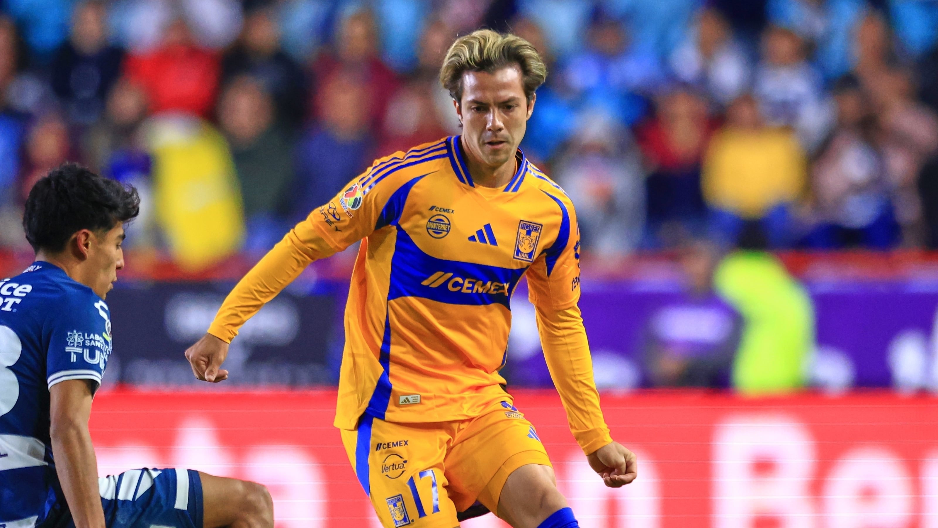 Sebastián Córdova en un Pachuca vs Tigres.