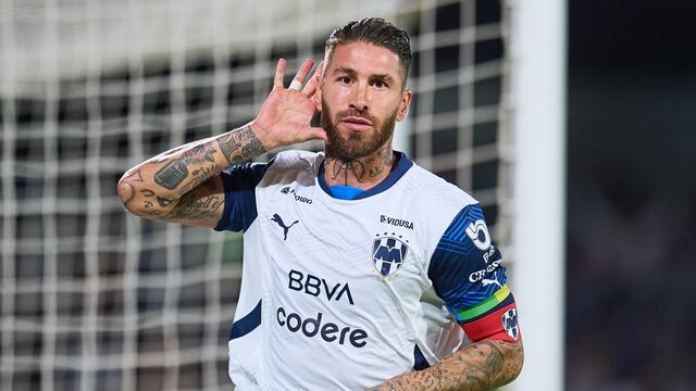 Cristiano Ronaldo celebra el segundo gol de Sergio Ramos en la Liga MX