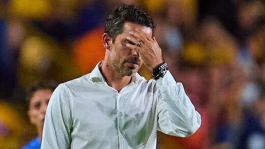 Jugadores de Chivas encararon a Fernando Gago en el vestidor tras Clásico Tapatío