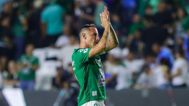 Andrés Guardado en el León vs Cruz Azul.