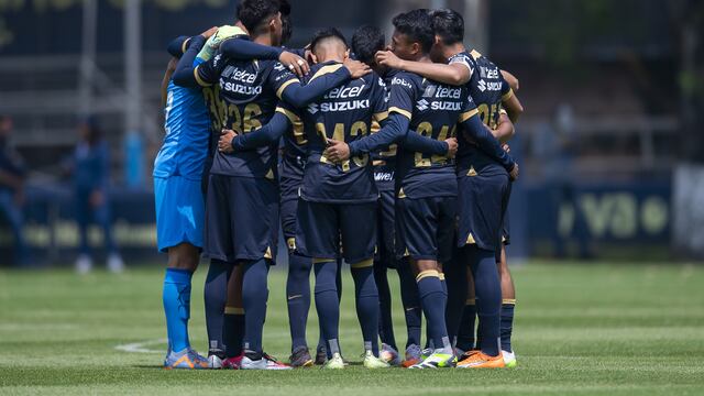 Suspenden por 3 meses a niños de fuerzas básicas por tomarse foto con ídolo del máximo rival.