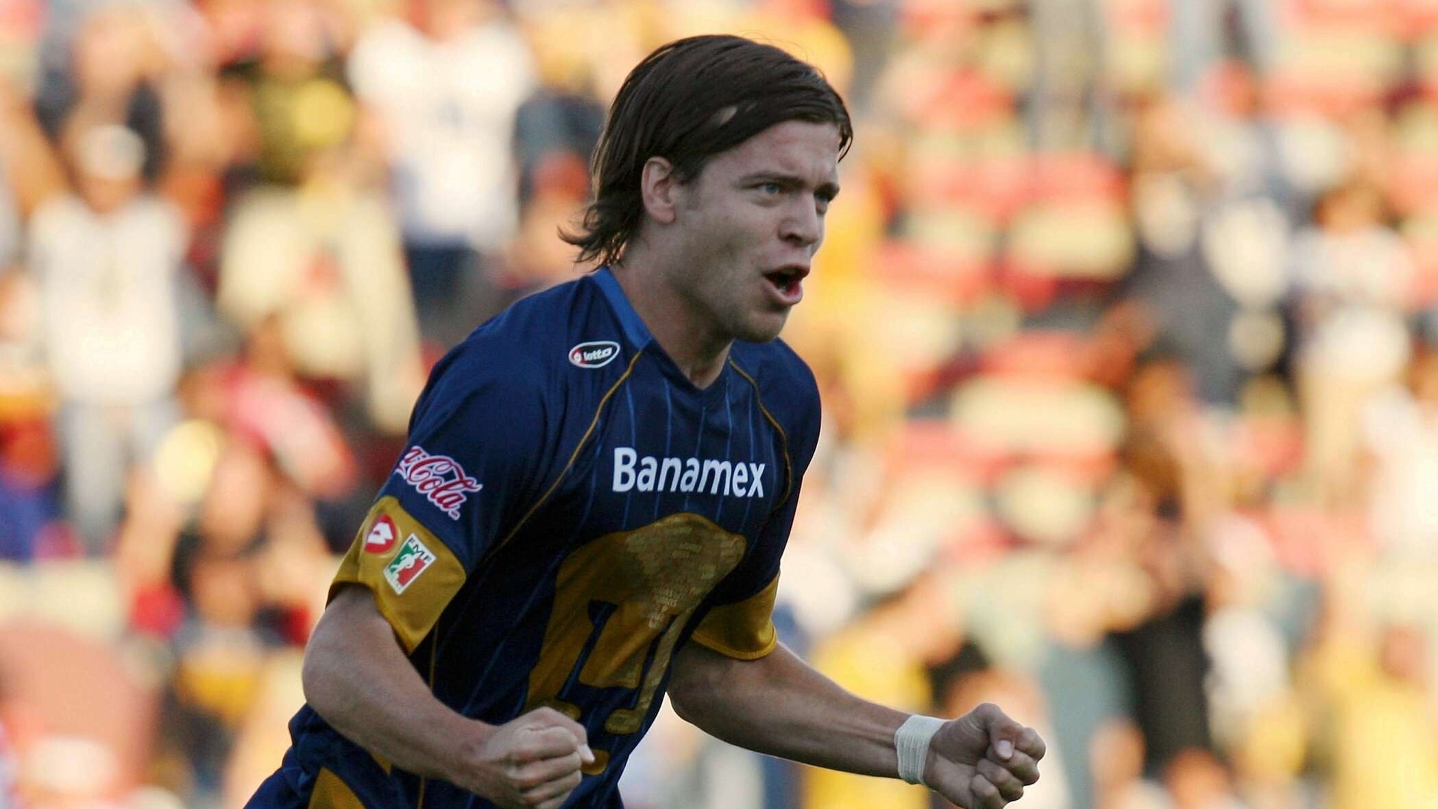 Esteban Solari en su paso por Pumas como jugador