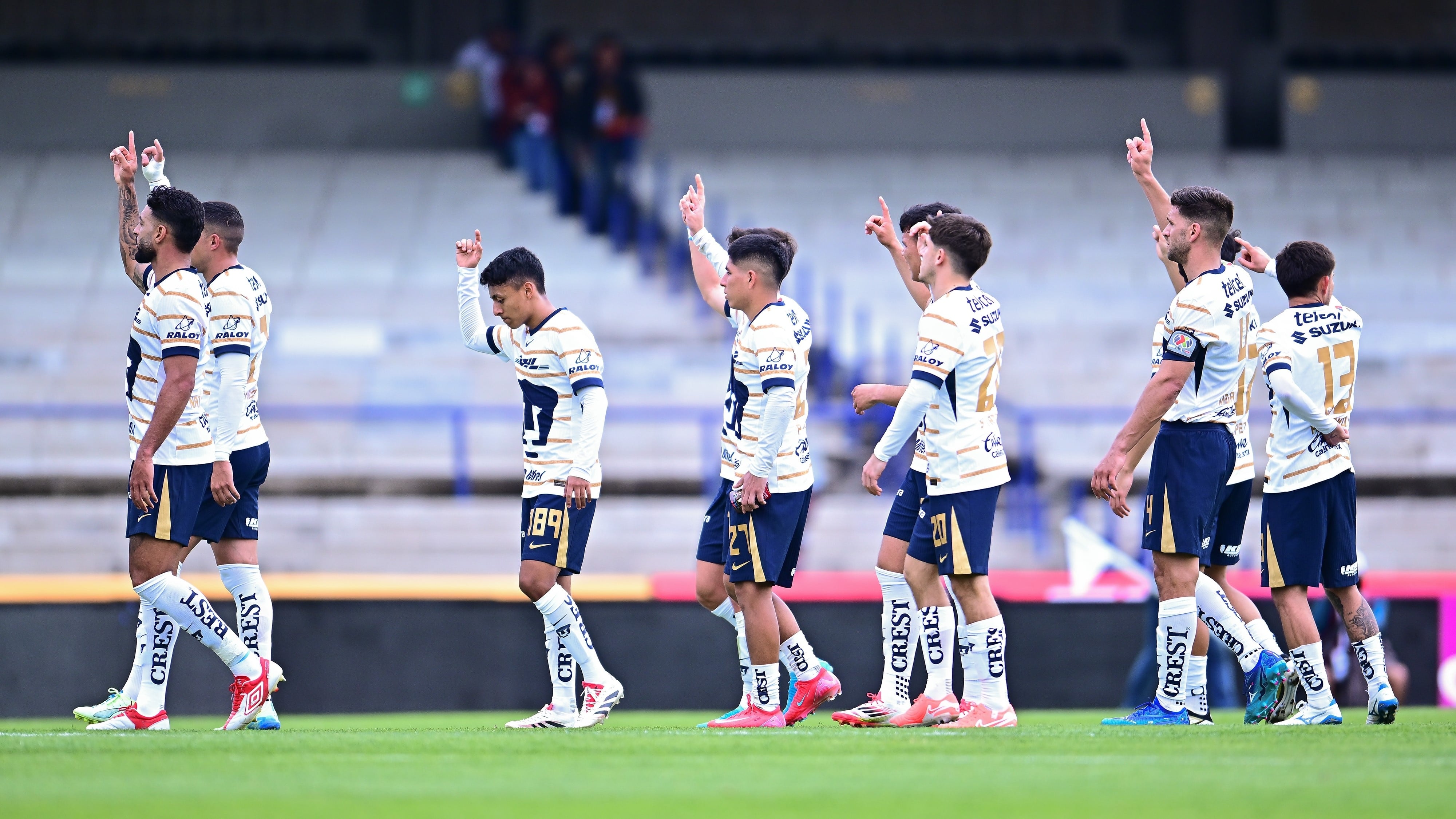 FIFA negocia exigir a clubes alinear al menos a un joven canterano en los partidos.