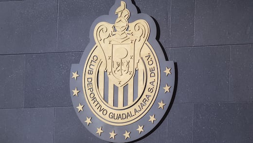 No solo fue Brian Gutiérrez; Chivas acaba de firmar a un delantero hasta 2029