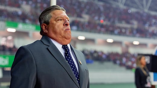 Miguel Herrera sigue causando estragos en Costa Rica; ahora corrieron a otro mexicano por su culpa