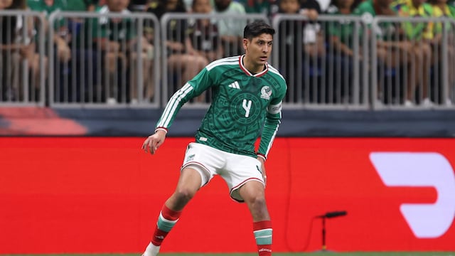 “¿En serio?”: El insólito cumplido de una periodista a Edson Álvarez por su partidazo con el Fenerbahce.