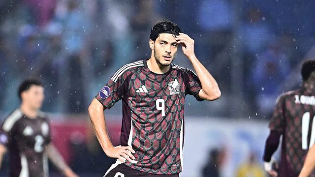 Raúl Jiménez con la Selección Mexicana.