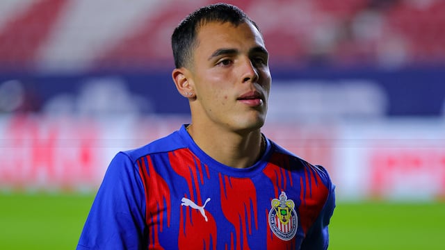 ¿Les cierra las puertas de Europa? Chivas sorprende y le pone ridícula cláusula a Hugo Camberos.