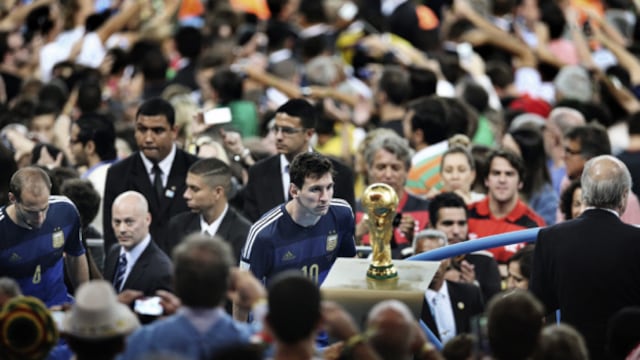 La mirada de Lionel Messi a la Copa del Mundo capturada por Bao Tailing obtuvo el máximo galardón en la categoría de Fotografía en Solitario de Noticias Deportivas.