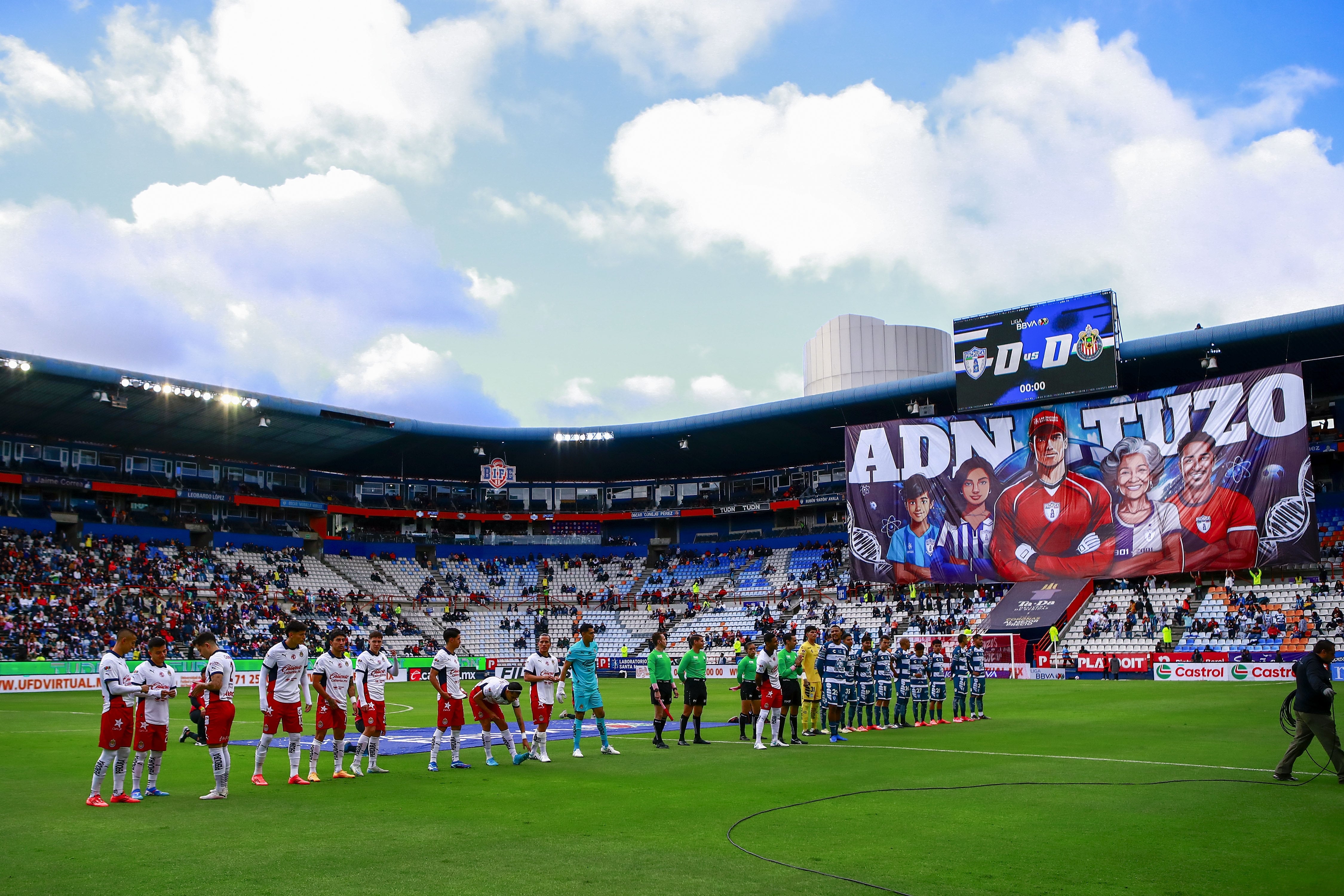¿Chivas ya no es el más grande? El Rebaño no pudo llenar el estadio en Pachuca