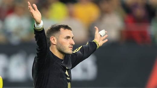 Confirman que Santiago Giménez será operado; estos son los partidos que se perdería con el Tri