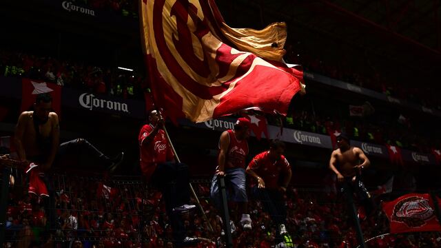 Un aficionado de Toluca fue acusado de robar celulares durante el festejo del título de los Diablos a las afueras de La Bombonera.