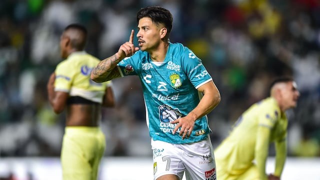 Víctor Dávila en partido ante América.