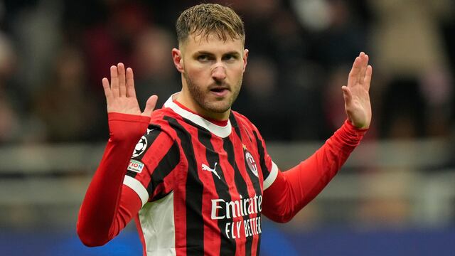 Santiago Giménez marca el gol más rápido de un jugador de Concacaf en la historia de la Champions League