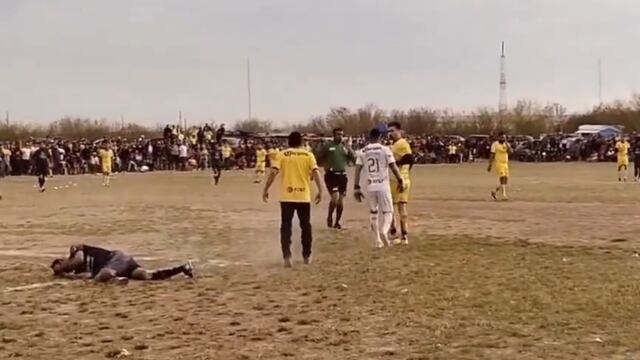 Exjugador de la Liga MX golpea a un árbitro en el llano