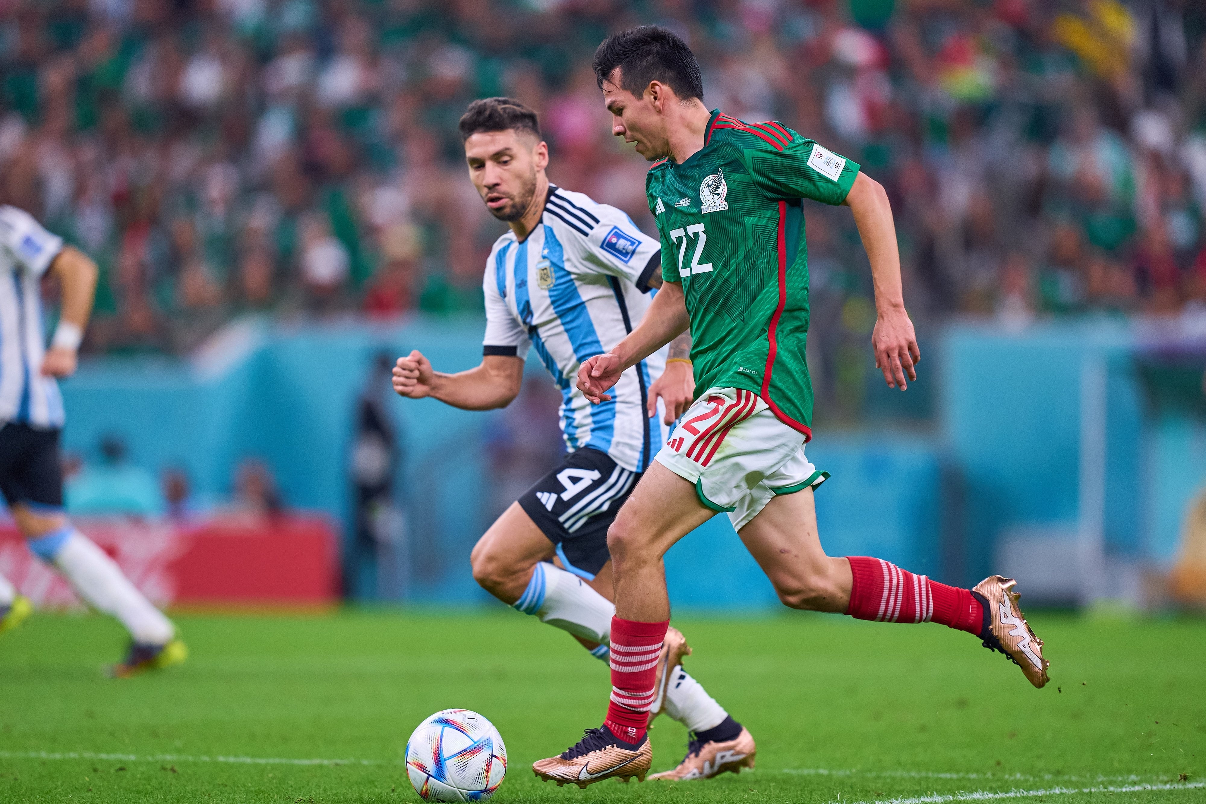 Gonzalo Montiel y Chucky Lozano en el Mundial del 2022.