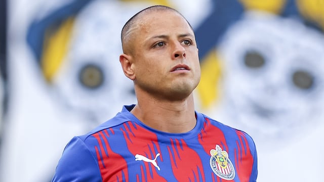 Chicharito Hernández se cae del once titular de Chivas