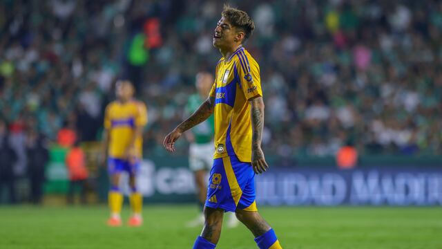 El emotivo gesto de Raymundo Fulgencio con el Puma Chávez en su llegada al FC Juárez