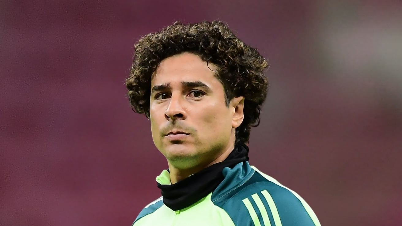 Memo Ochoa encabeza lista de Selección Mexicana pese a sus osos recientes en Europa