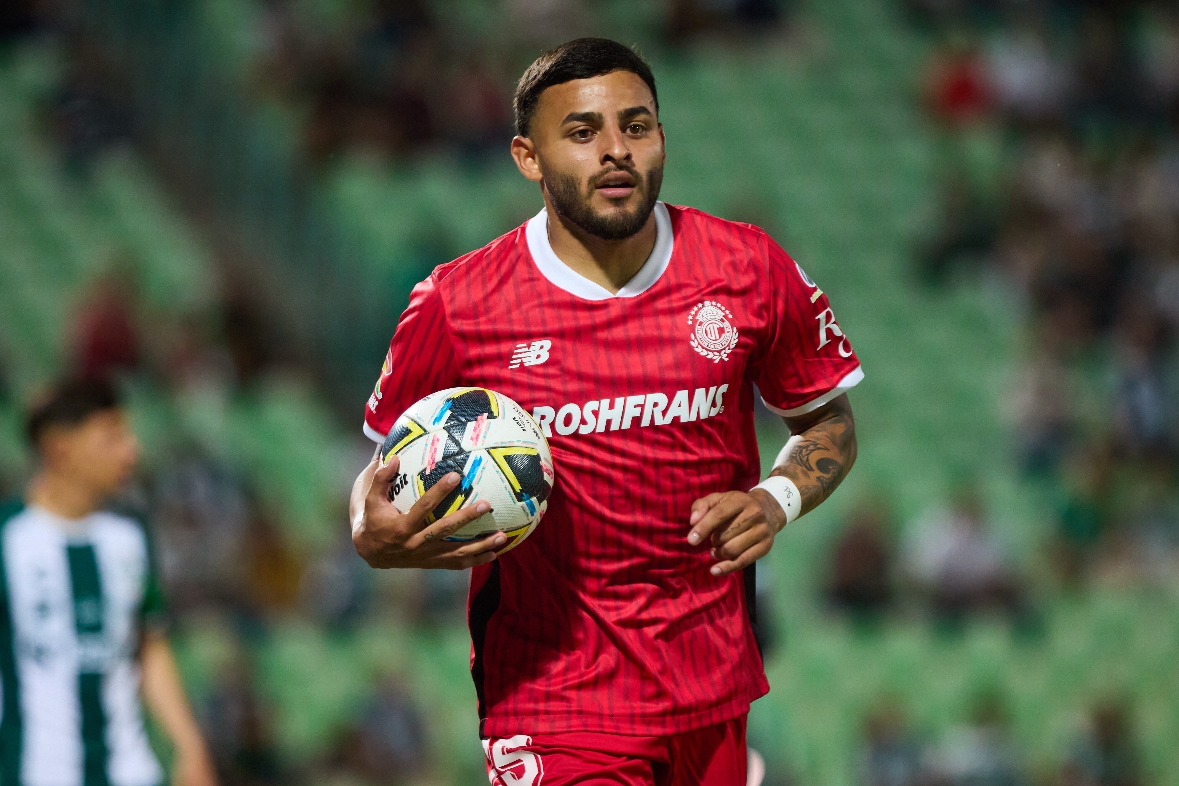 Alexis Vega con Deportivo Toluca.