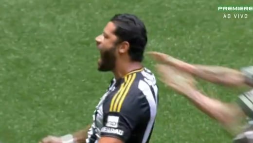 El impresionante misil de Hulk que demuestra que a sus casi 40 años es un rematador top