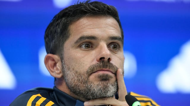Martín Anselmi aplicaría un ‘Gago’ y se llevaría hasta los celulares que le dio Cruz Azul
