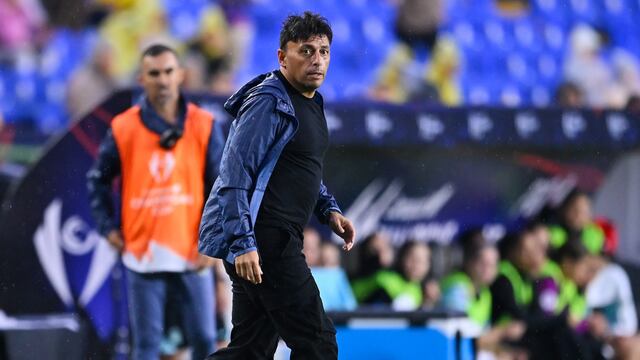 El DT de América Femenil intercambió insultos con fans luego de la eliminación de su equipo en la Concachampions W