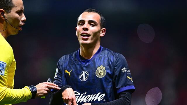 Hugo Camberos con Chivas