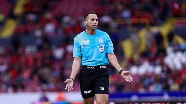 Luis Enrique Santander, árbitro de la Liga MX.