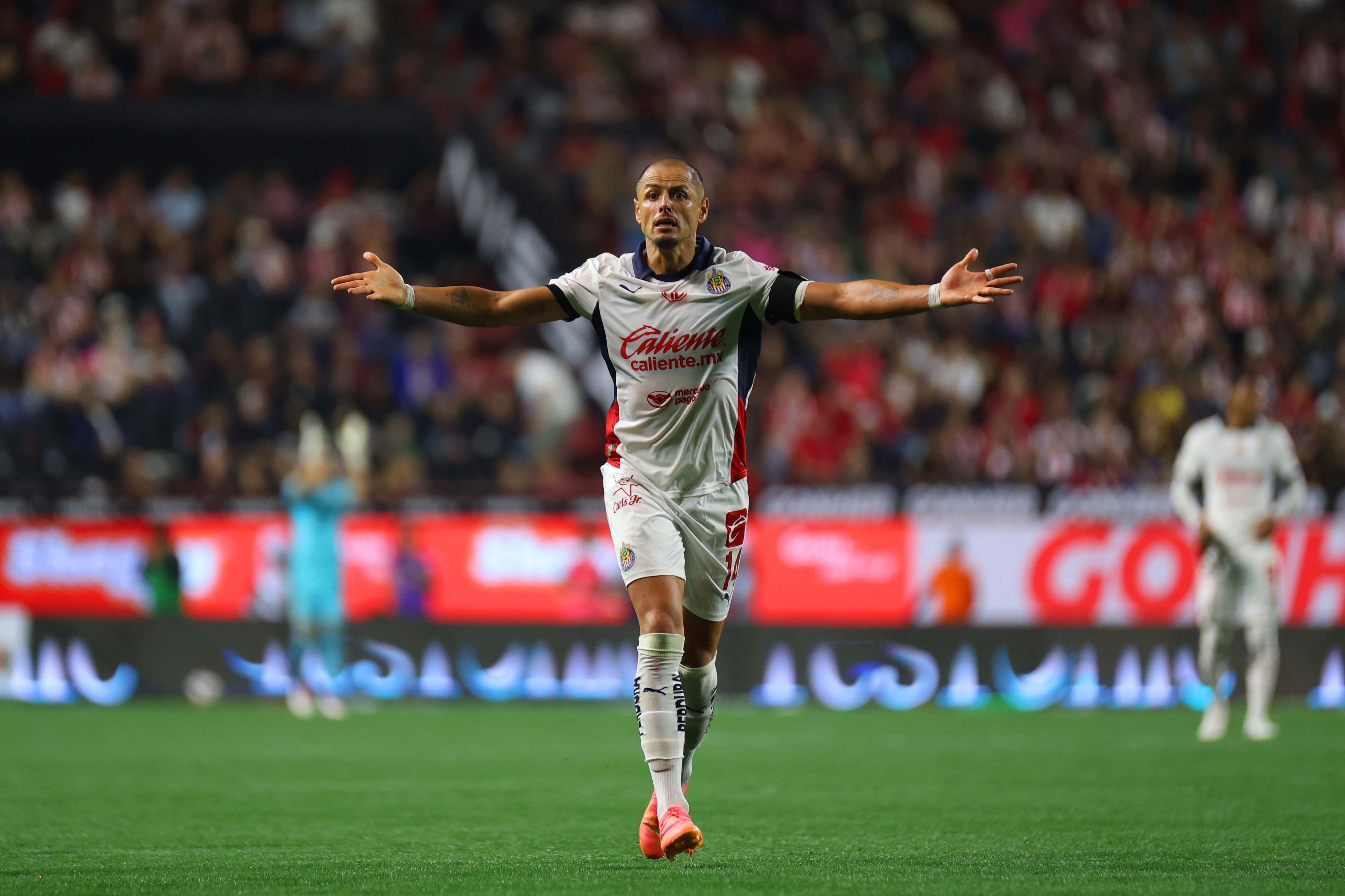 Chicharito Hernández.