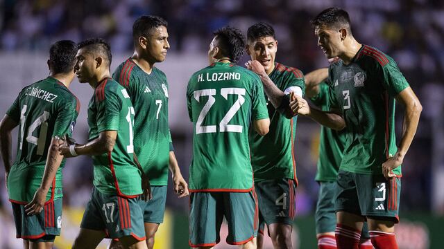 Chivas quiere potenciar su plantilla con tres joyas mexicanas que militan en Europa.