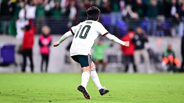El nuevo 10 del Tri ya rompió marcas en Liga MX, Copa Oro, Mundial Sub-20 y Copa del Mundo.