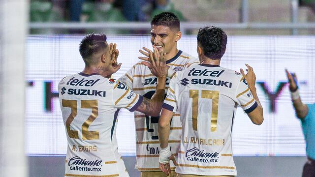 Memote Martínez con Pumas.