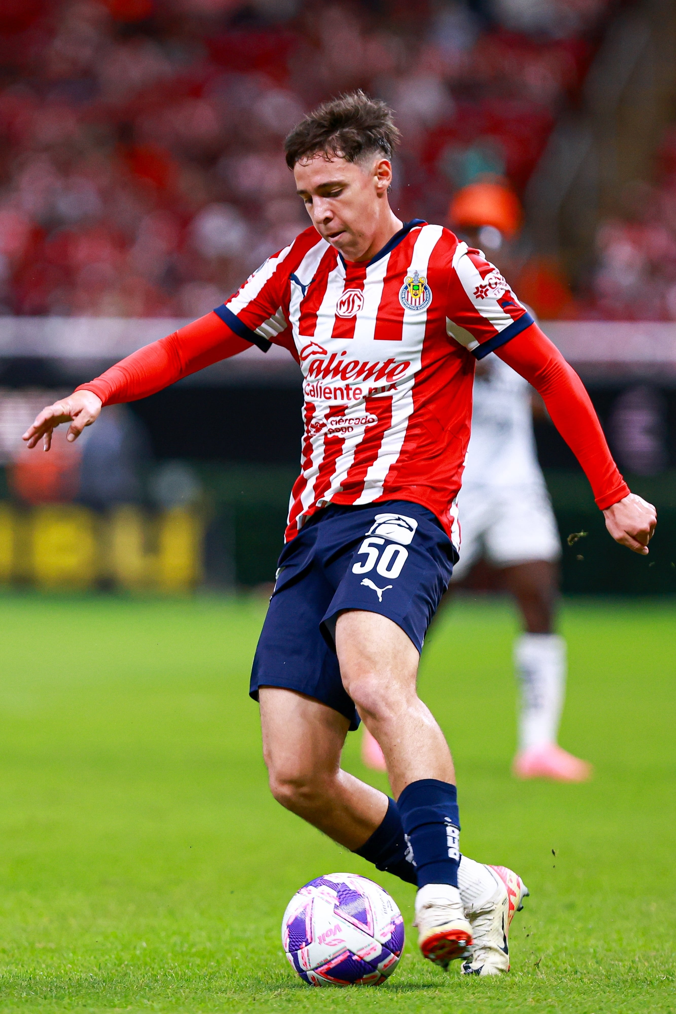 Chivas ni ficha ni vende; tira fichaje de Mateo Chávez con un histórico de Países Bajos