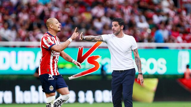 Chicharito vs Fernando Gago.