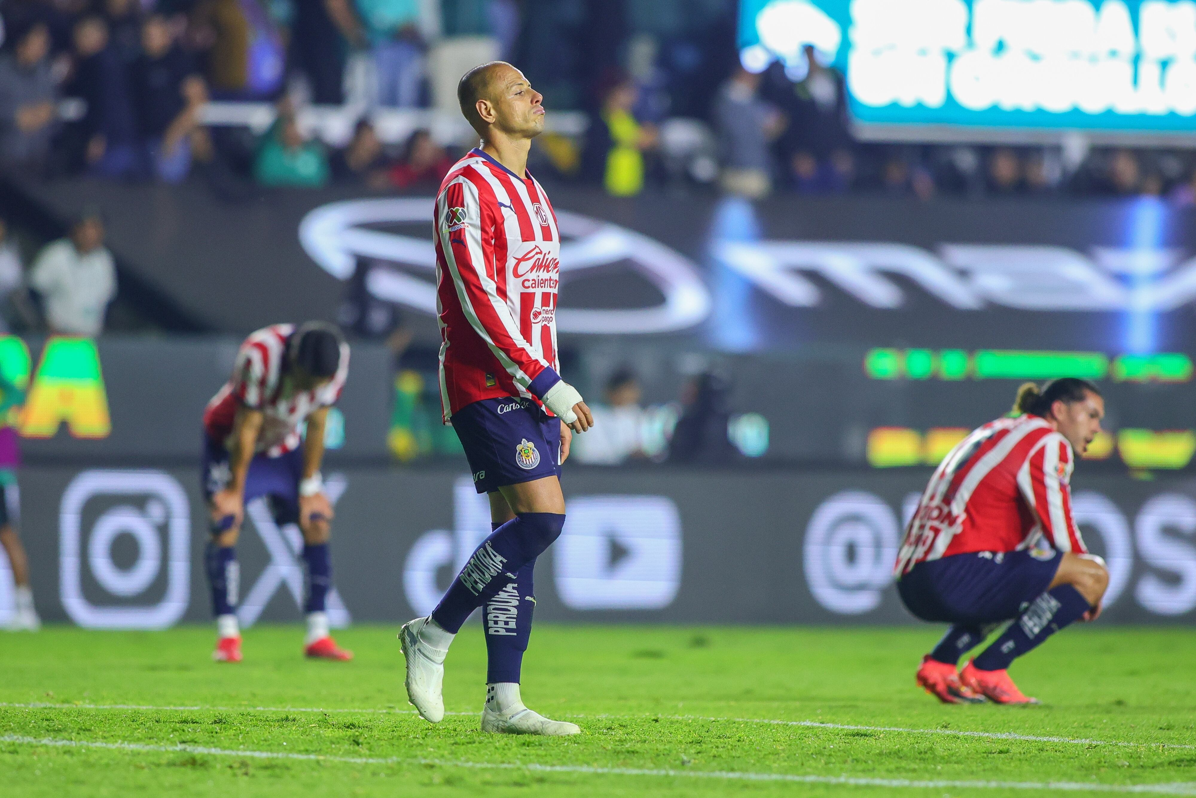 Javier Chicharito Hernandez of Guadalajara during the 4th round match between Leon and Guadalajara as part of the Liga BBVA MX, Torneo Clausura 2025 at Nou Camp Stadium, on January 28, 2025 in Leon, Guanajuato, Mexico.