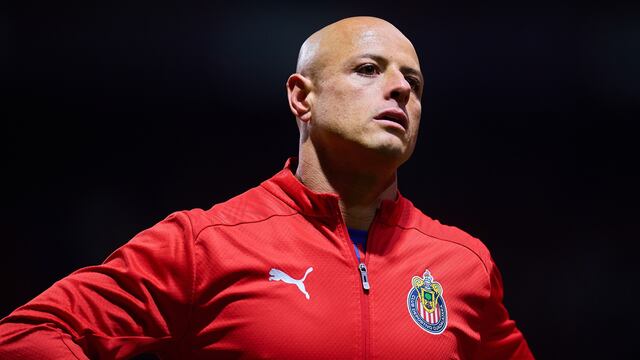 Chicharito se engancha con fan en redes sociales y termina sacando el coach que lleva dentro