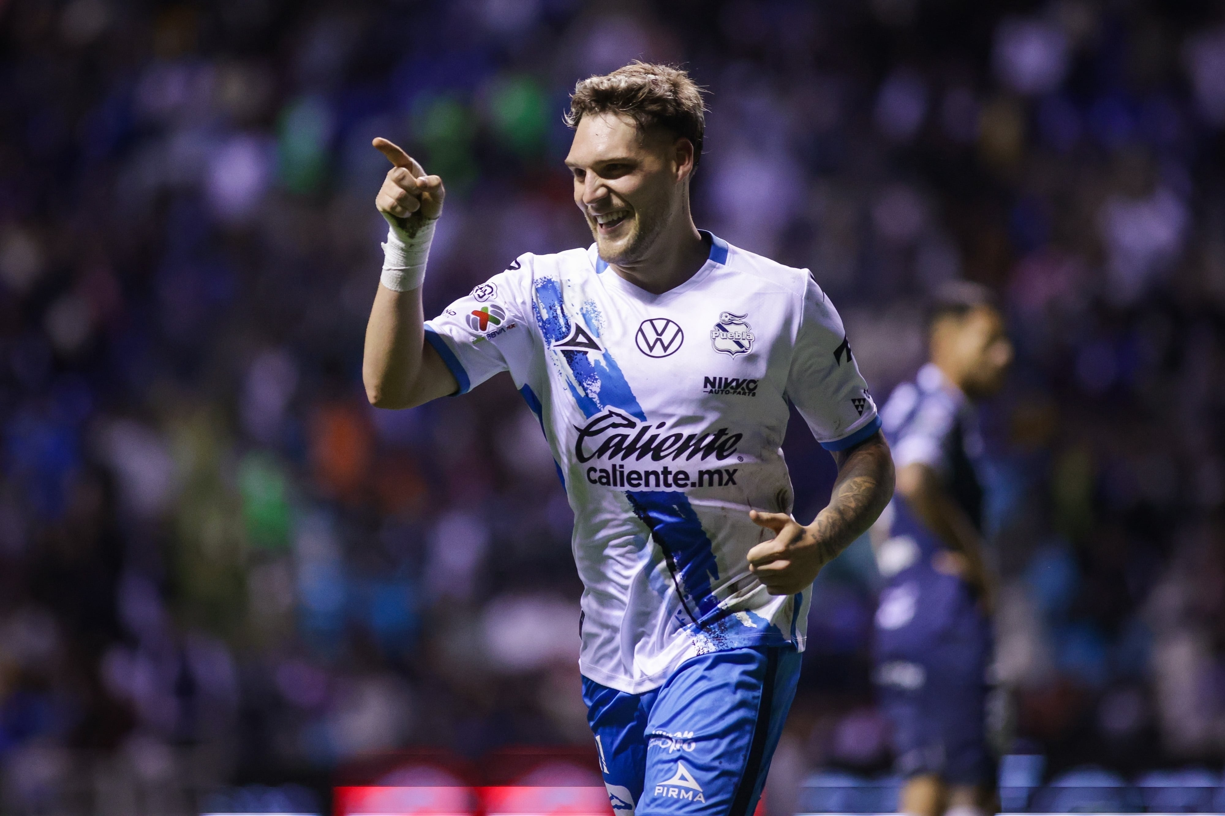 Emiliano Gómez con Club Puebla.