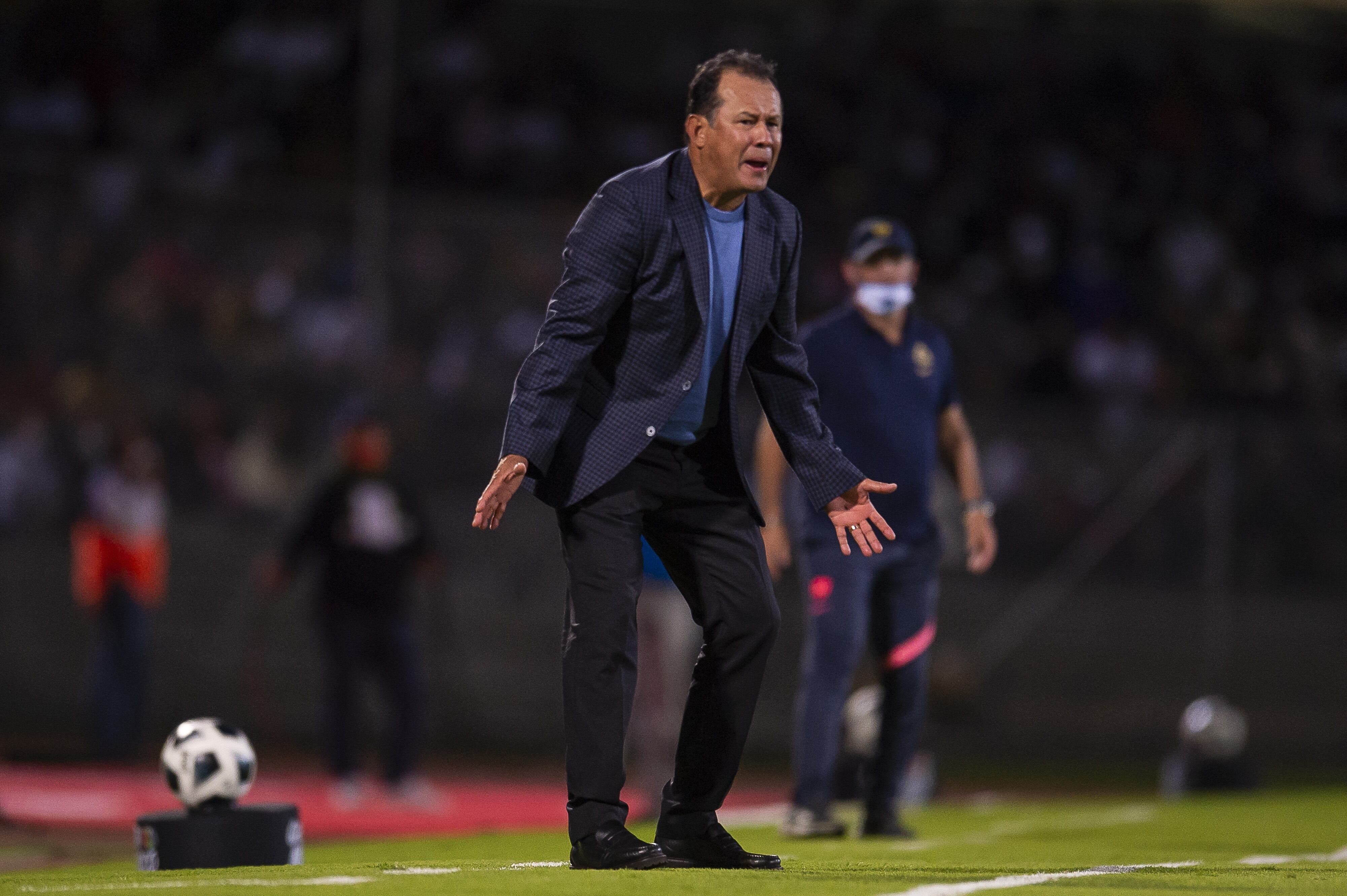 Juan Reynoso, ex-DT de Cruz Azul.