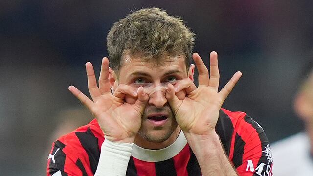 La prueba de que AC Milan confía al cien en Santiago Giménez; ya le quitó toda la competencia.