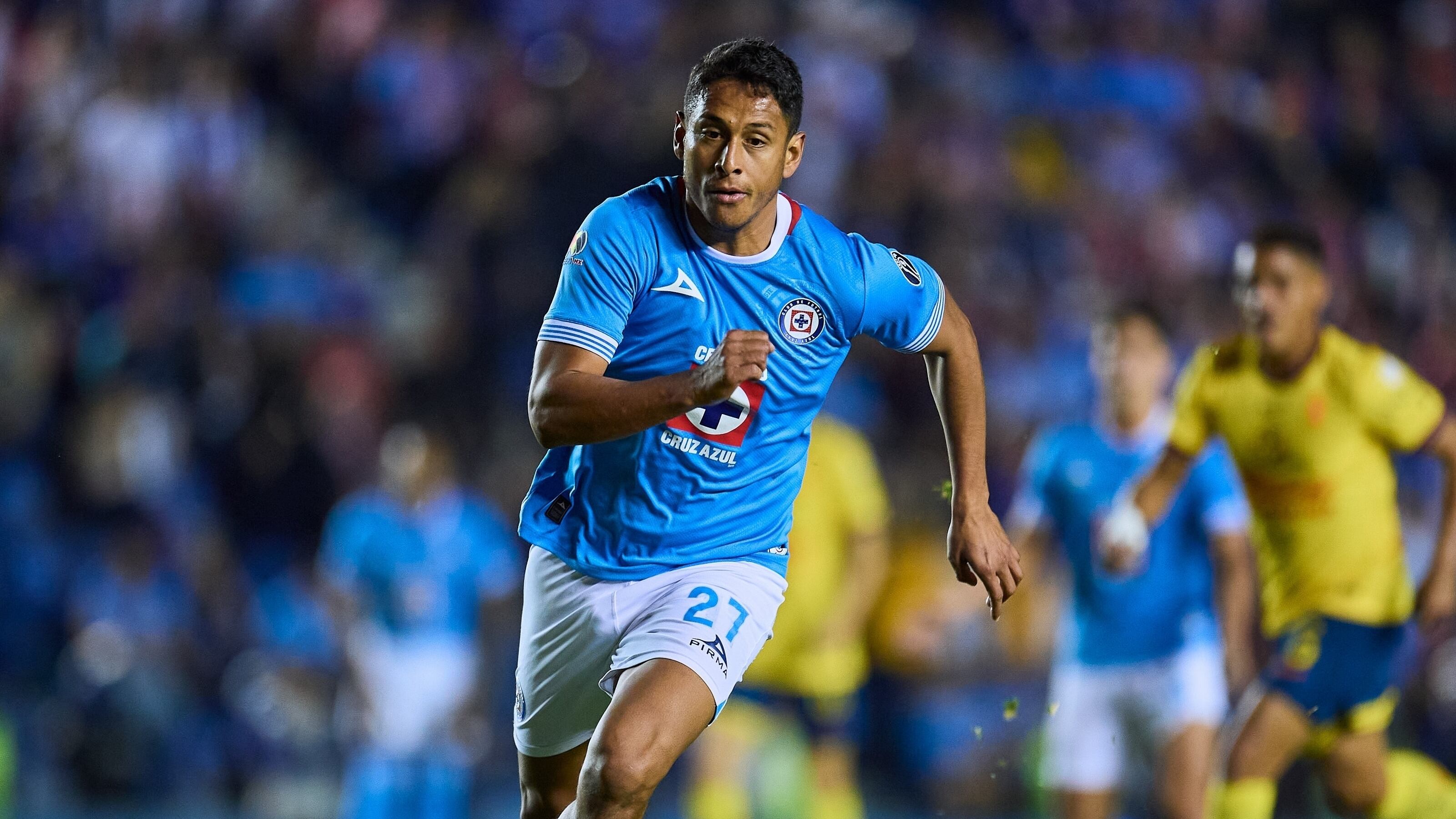Luis Romo, jugador de Cruz Azul.