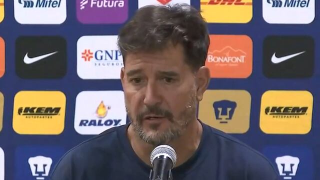 La brutal revelación del DT de Pumas sobre el arbitraje