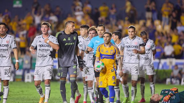 Necaxa quedó eliminado contra Tigres por una polémica arbitral.